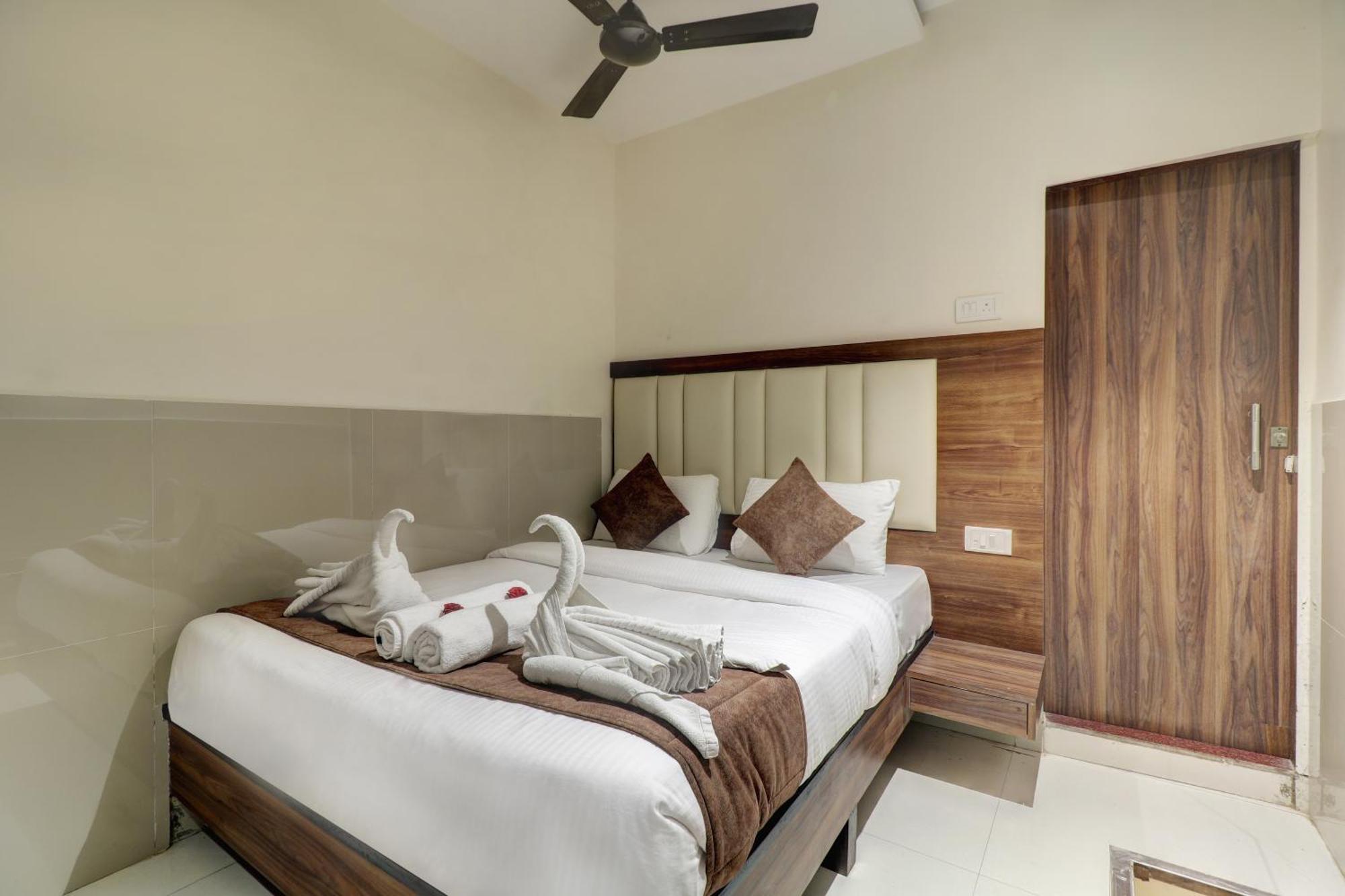 Hotel New Parimeet Residency Navi Mumbai Exterior foto