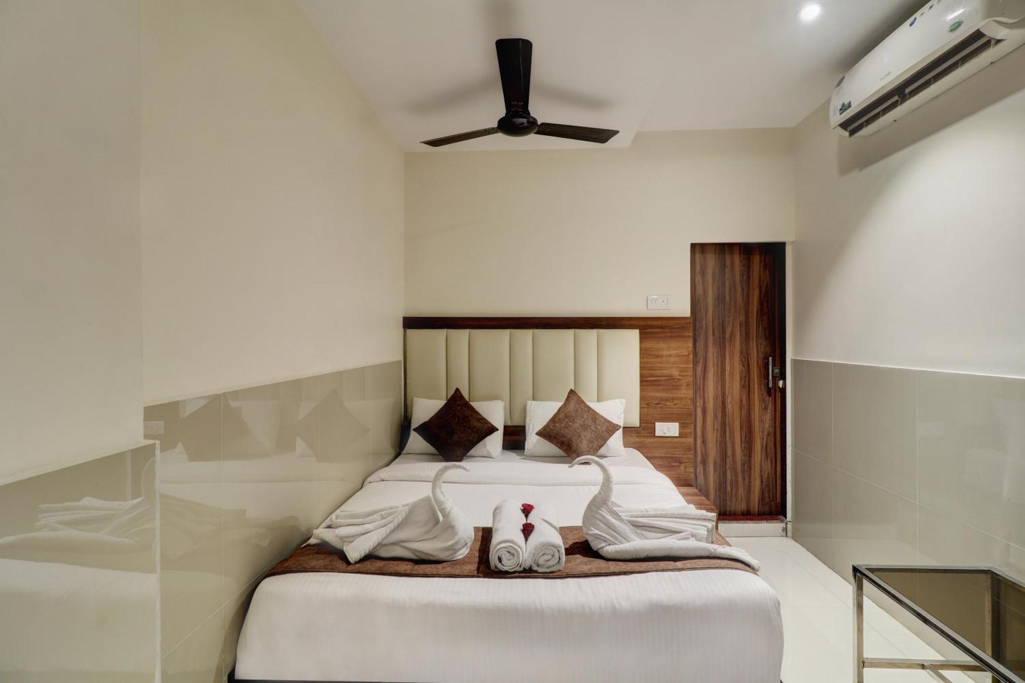 Hotel New Parimeet Residency Navi Mumbai Exterior foto