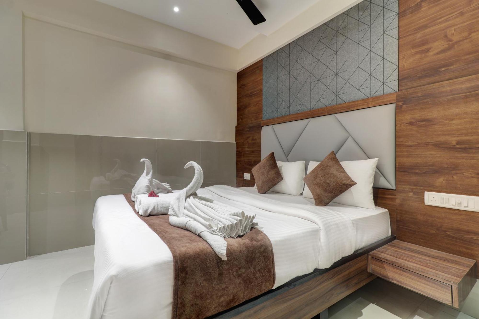 Hotel New Parimeet Residency Navi Mumbai Exterior foto