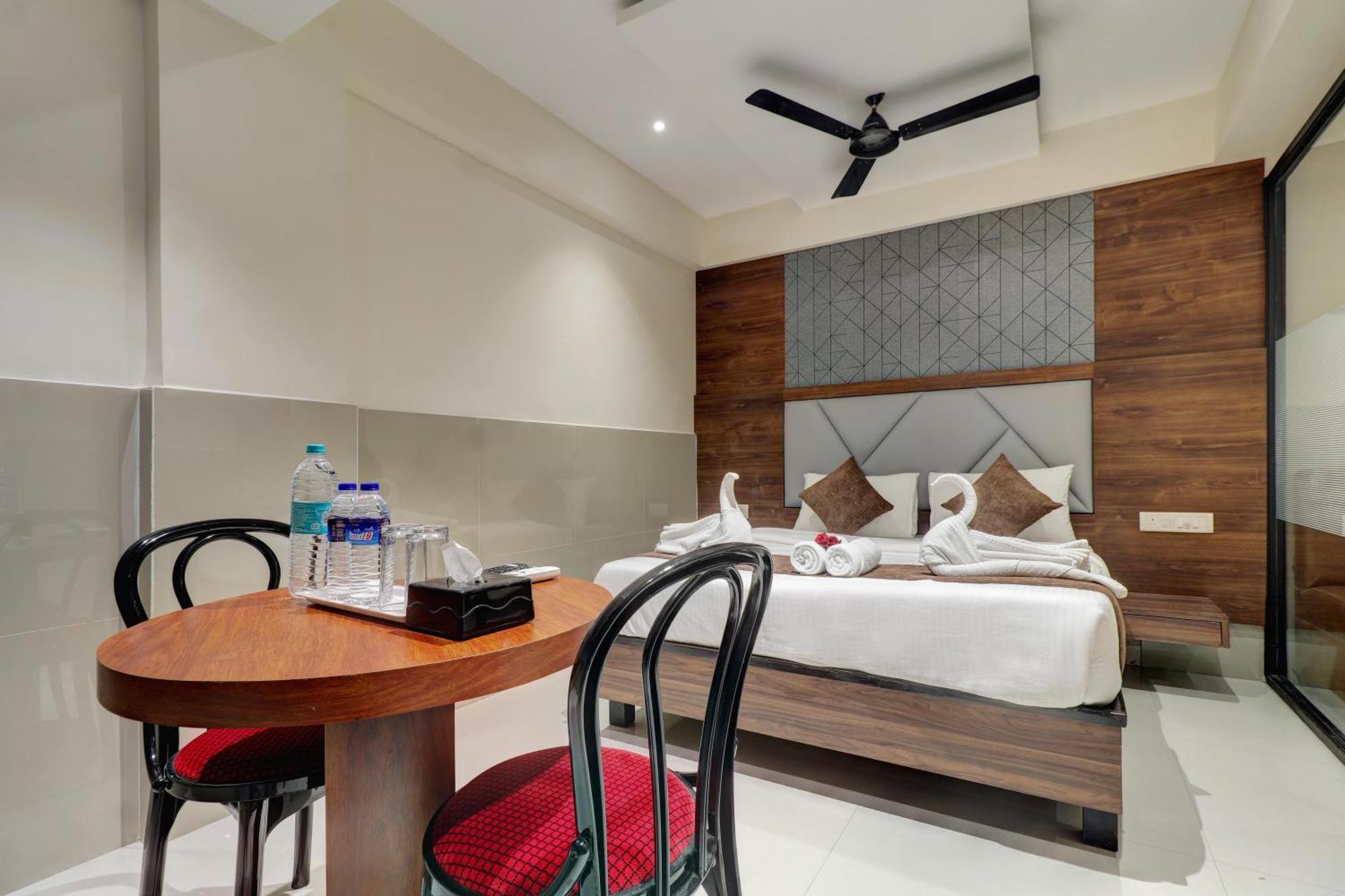 Hotel New Parimeet Residency Navi Mumbai Exterior foto