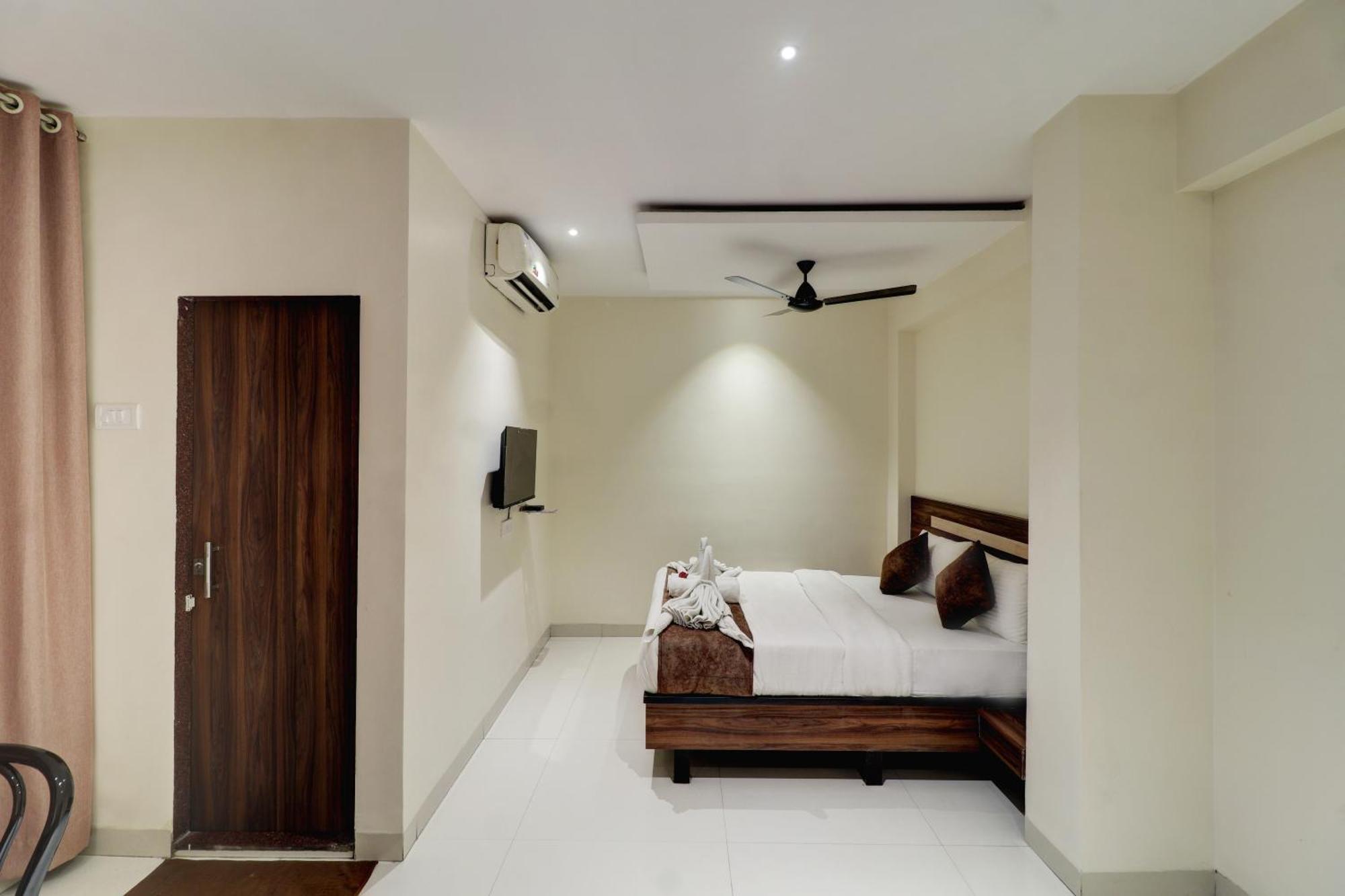Hotel New Parimeet Residency Navi Mumbai Exterior foto