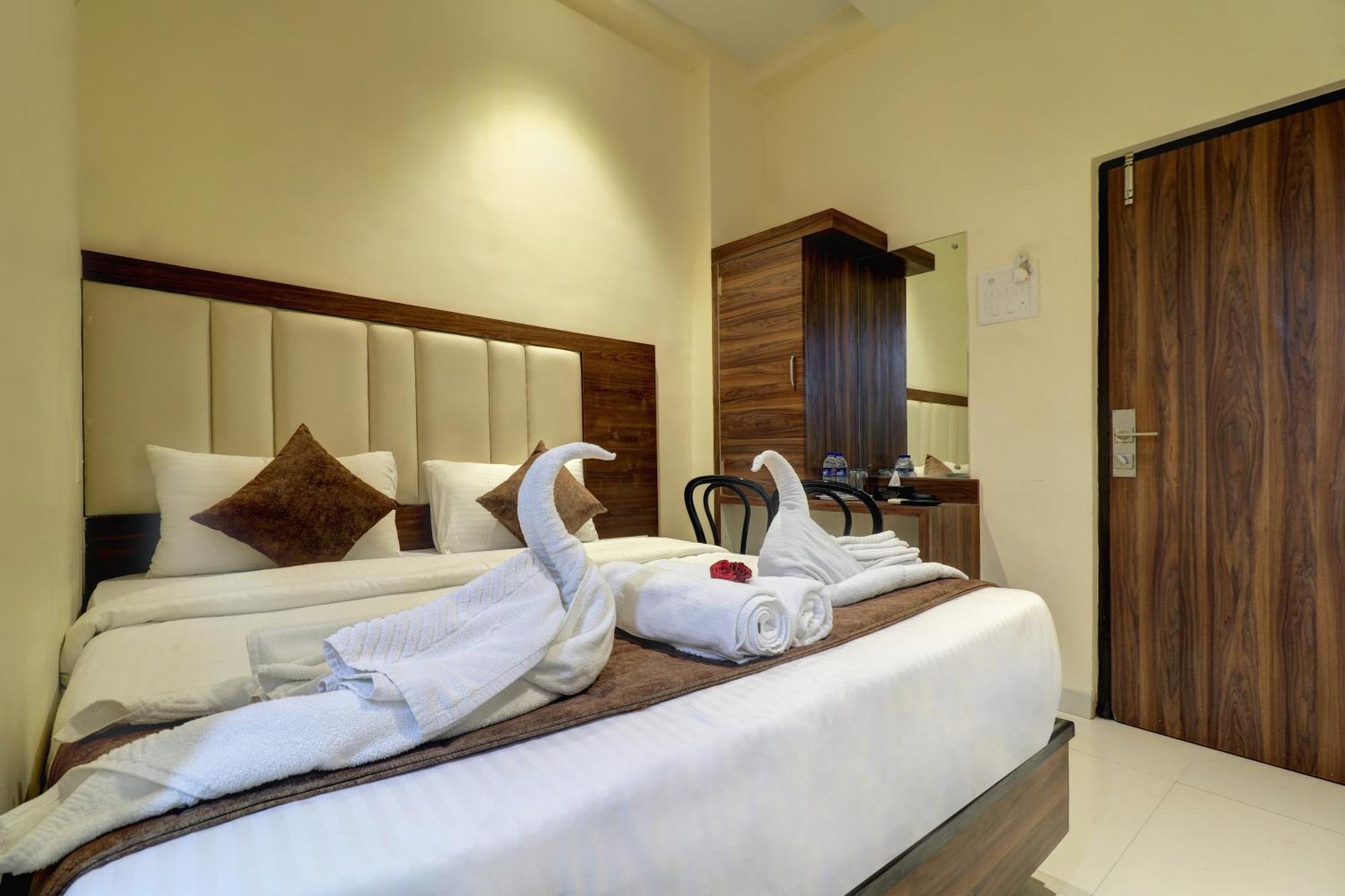 Hotel New Parimeet Residency Navi Mumbai Exterior foto