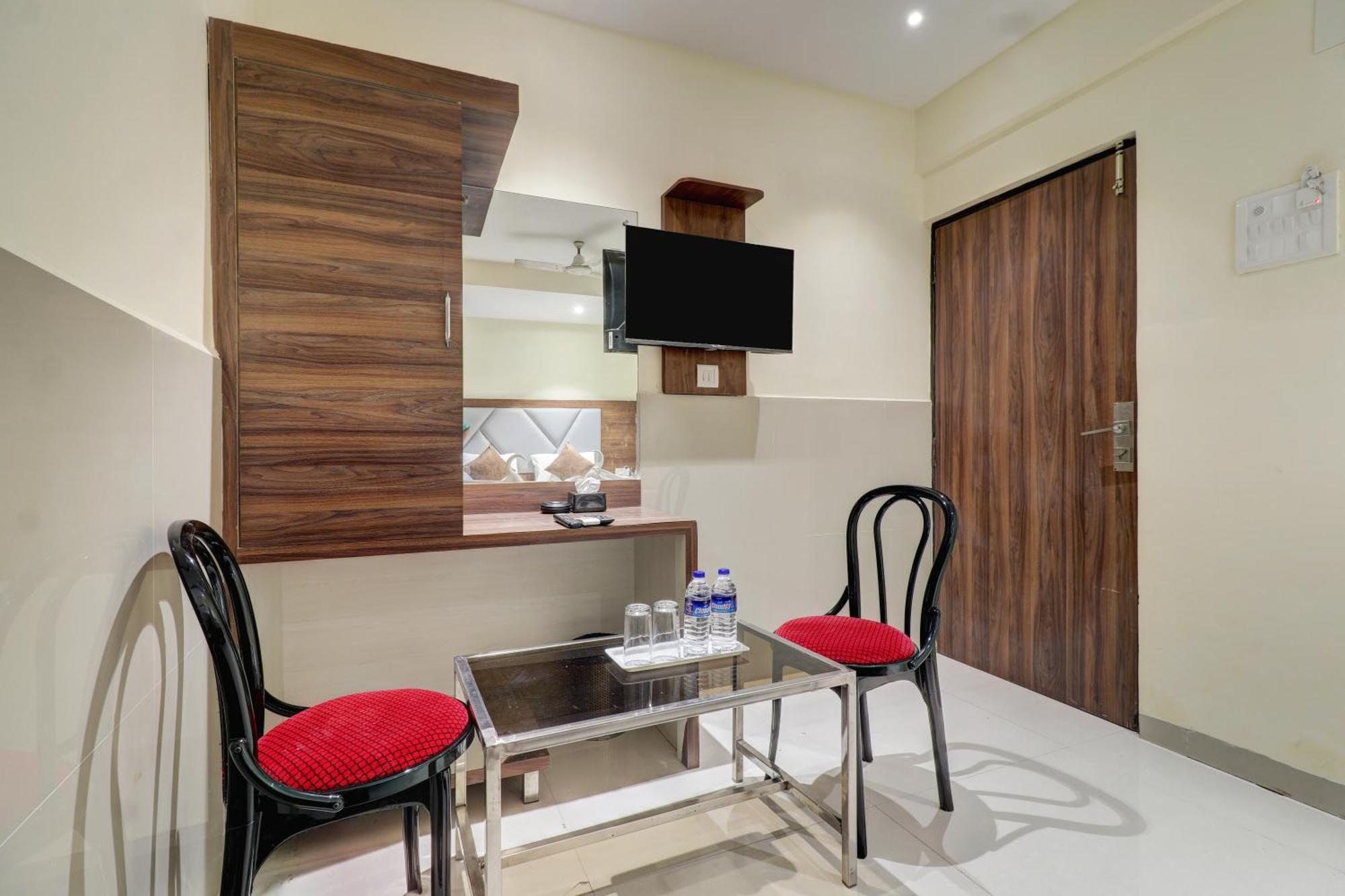 Hotel New Parimeet Residency Navi Mumbai Exterior foto